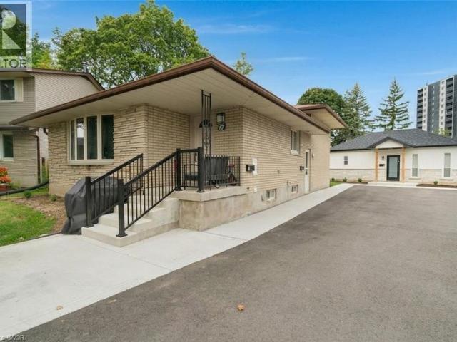 67 KIMBERLY Crescent Unit# UPPER, Kitchener, Ontario, N2E1C8