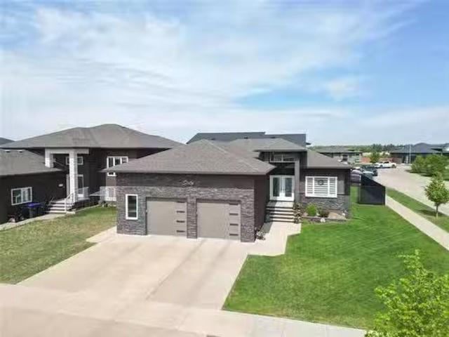 67 Lakeview Drive, Brandon, MB, R7B 4G8 house for sale List.