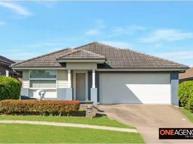 67 Strzlecki Drive, Carnes hill House for rent Listed by Onea.