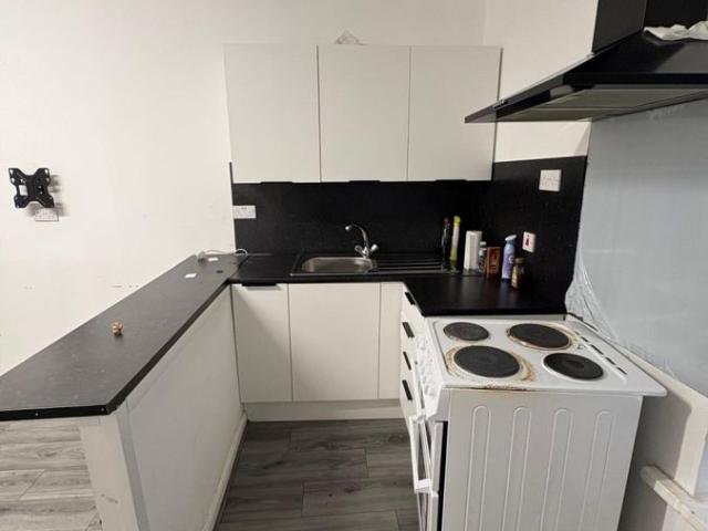 67 Sydenham Place, Bradford BD3, 1 bed flat to rent, £575 pcm | PrimeLocation