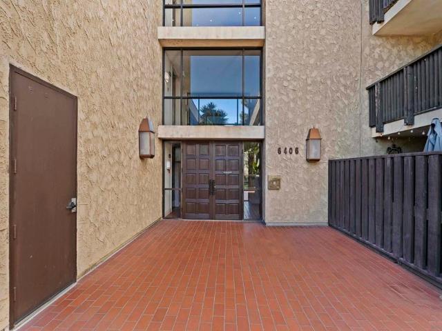 6406 Friars 338