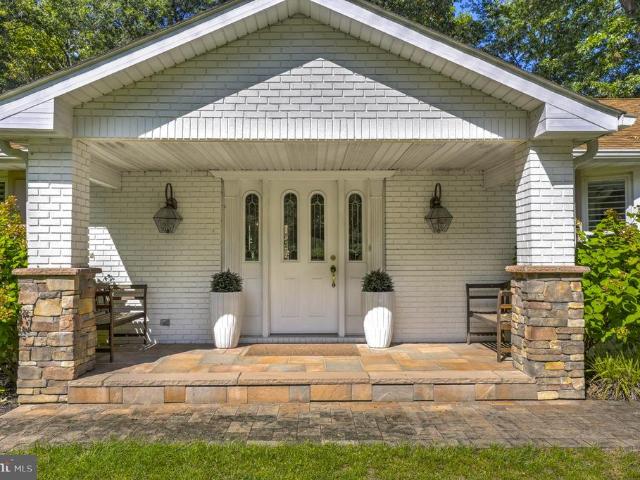 6400 Meadowlark Drive