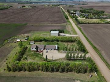 Grande Prairie, Alberta - Fireplace, Parking