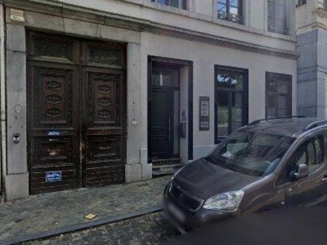 640 m2 apartment for rent in Luik