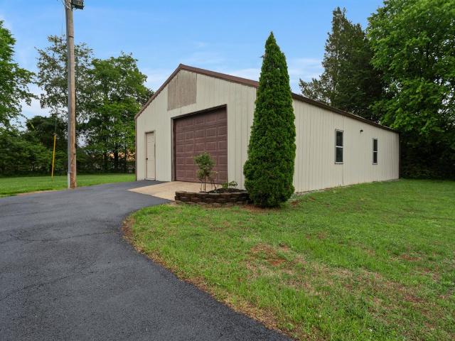 640 Moorman Lane