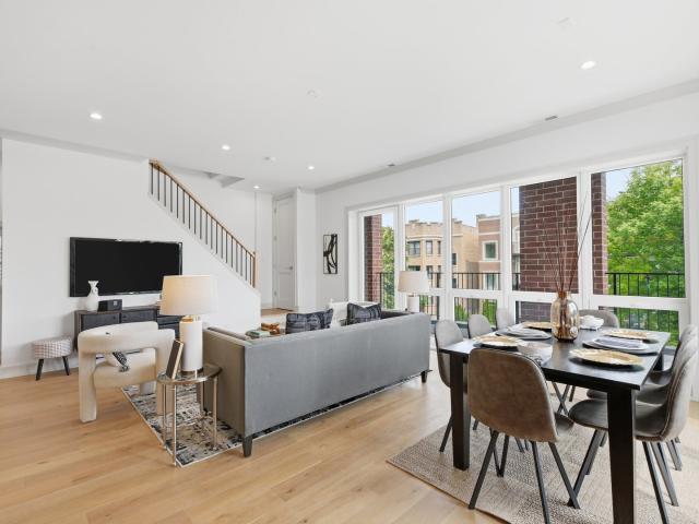 6414 N Francisco Avenue # 1R