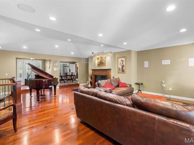 6414 Country Club Rd, Washington, MO 63090 | MLS #25080