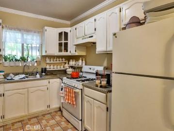 6414 S Hoover St, Los Angeles, CA 90044 | MLS #IG25172