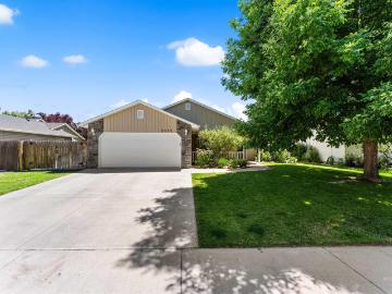 6419 E Crestley