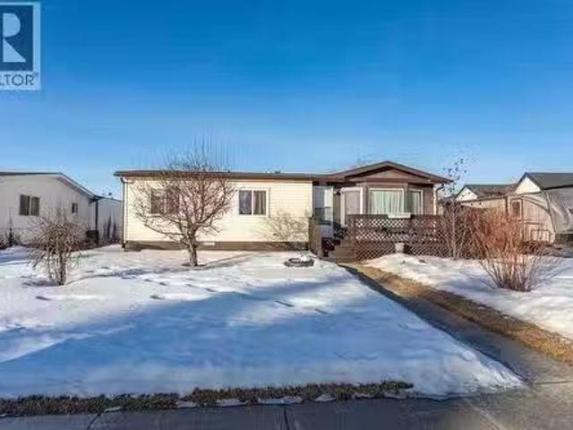 6410 51 Street, Ponoka, AB, T4J 1E2 house for sale Listing.