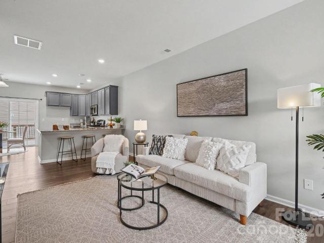 6411 Revolutionary Trail