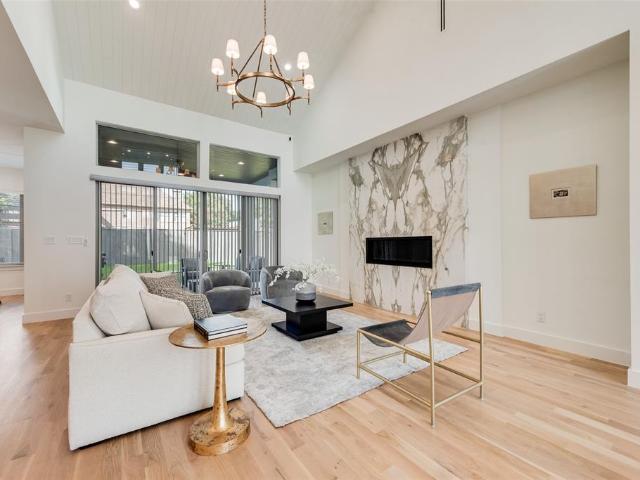 6411 Royal Lane