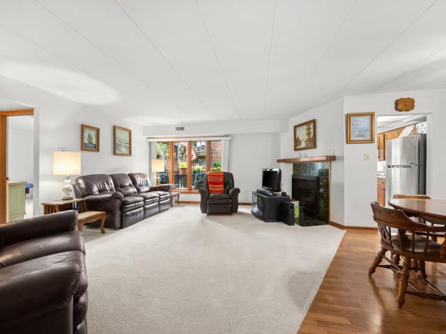 6413 Oak Forest Avenue # 1S