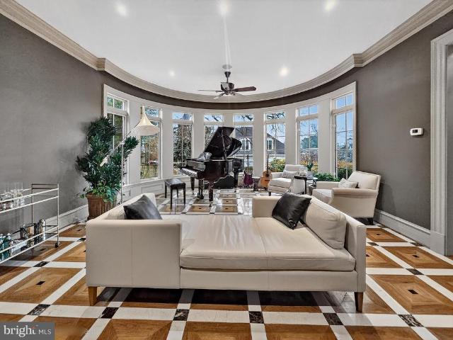 6413 Garnett Drive