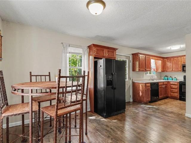 641 Johnson Road SE