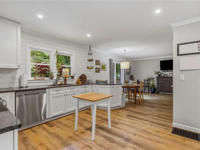 641 Lands End Road