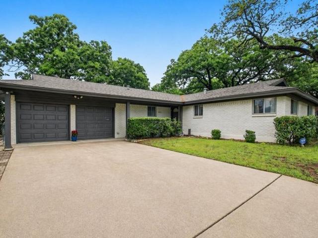 6425 Brentwood Dr, Fort Worth, TX 76112