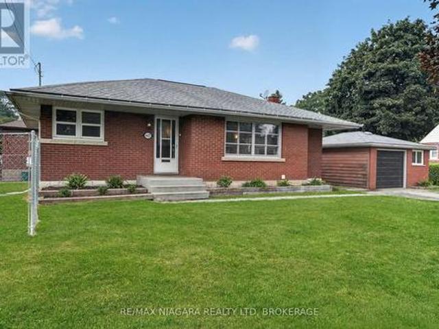 6427 Carlton Avenue, Niagara Falls Dorchester, ON, L2G 5K1 house for sale | Listing ID X13819 | Royal LePage