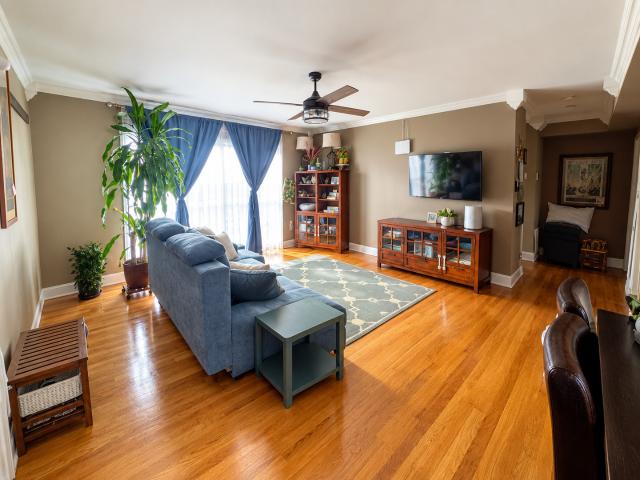 6423 N Damen Avenue # 3W