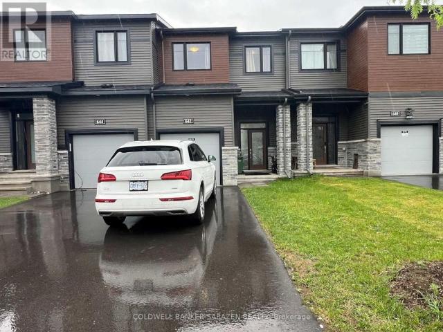 642 Hamsa Street Ottawa, ON K2J6Z7