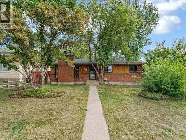 642 Lakewood Road East, Brooks, AB, T1R 0L2 house for sale | Listing ID A2342 | Royal LePage
