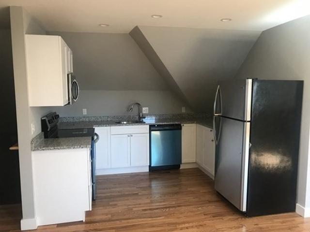 642 Moody St, 1 bed, 1 full bath