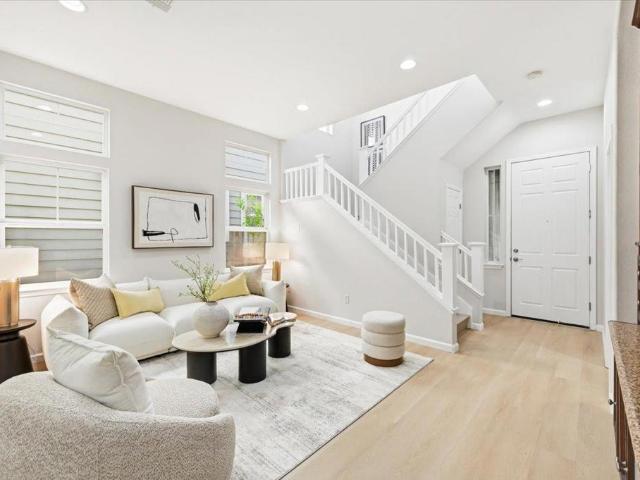 642 Woodland Terrace