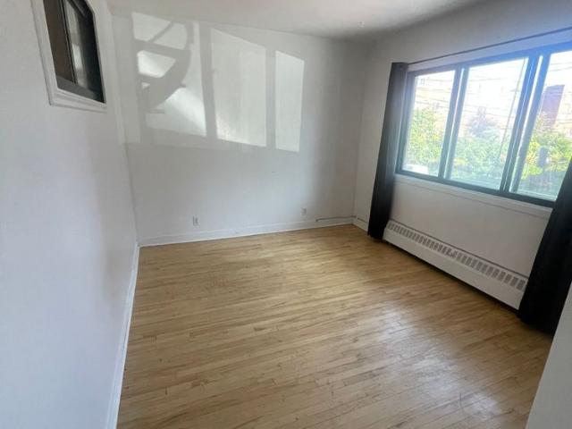 6430 Rue de Marseille Montréal Mercier, QC H1N