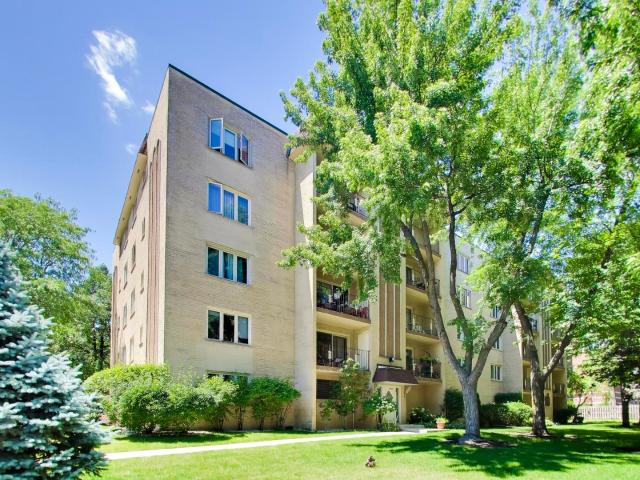 6430 W Belle Plaine Avenue # 209