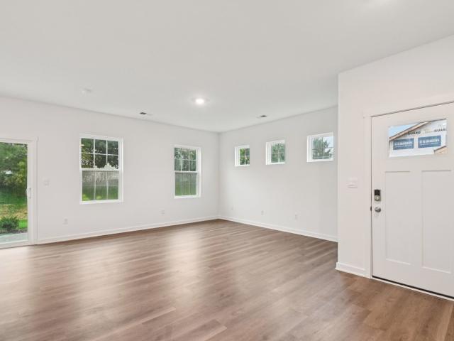 6433 Maple Glen Drive