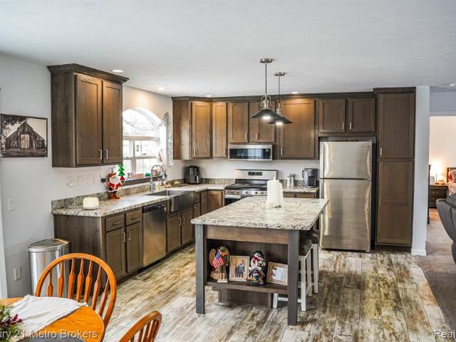 6449 Oliver Road