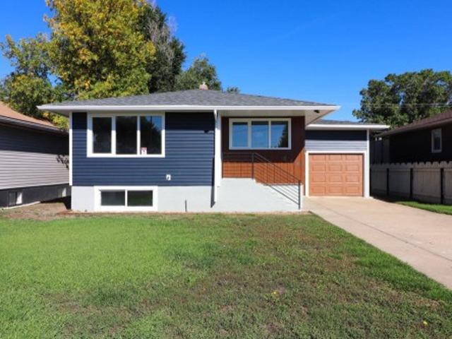 644 7 Street Sw, Medicine Hat, AB, T1A 4K8 house for sale | Listing ID A2347 | Royal LePage