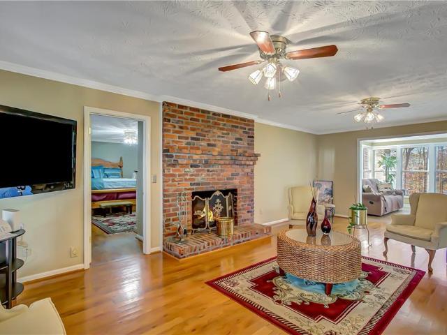 6450 Sara Glen Dr, Douglasville, GA 30135 | MLS #7726