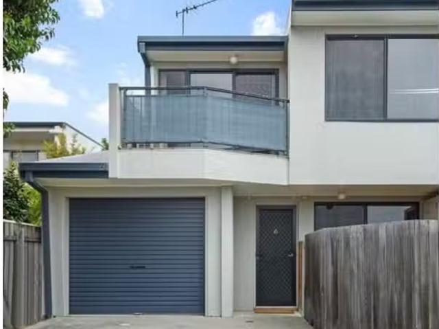 6/45 47 Derrima Road, Queanbeyan Townhouse for rent Listed by.