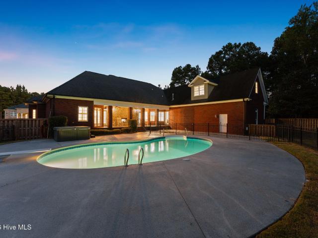 645 Emerald Crossing