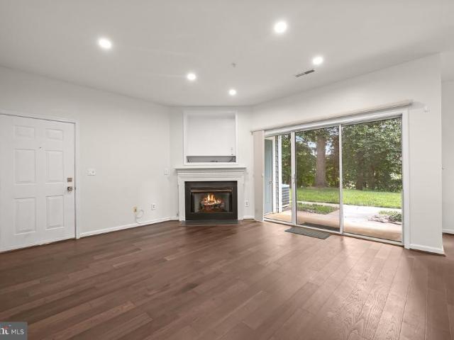 645 Oakland Hills Drive # 1B