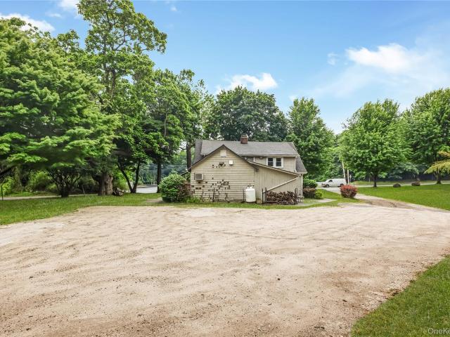 645 Middle Country Road