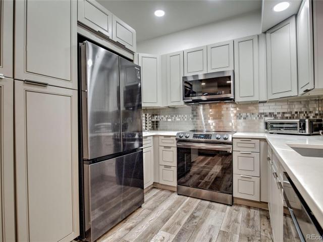 645 S Park Avenue # 302