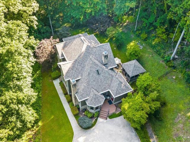 646 Hilltop Drive