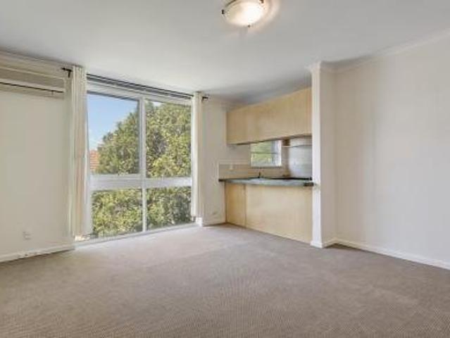 6/46 Smith Street, Thornbury
