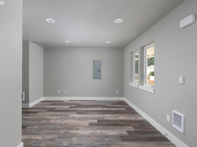646 se reef ave