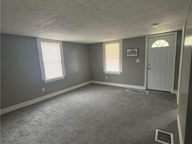 646 W Highland Avenue
