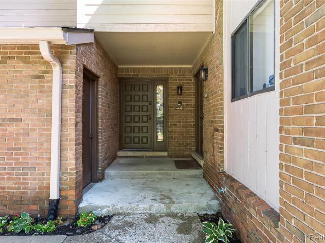 6471 Maple Hills Drive