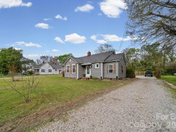 647 Still Street