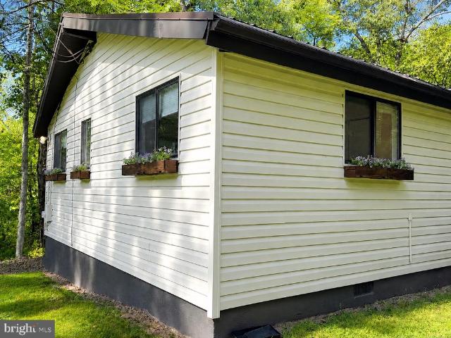 647 The Woods Road