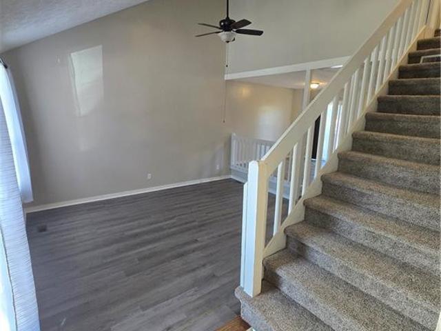 6484 Kelmscot Court