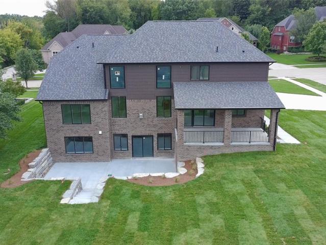 6489 POND Dr Drive