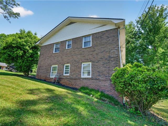 648 Knollwood Drive