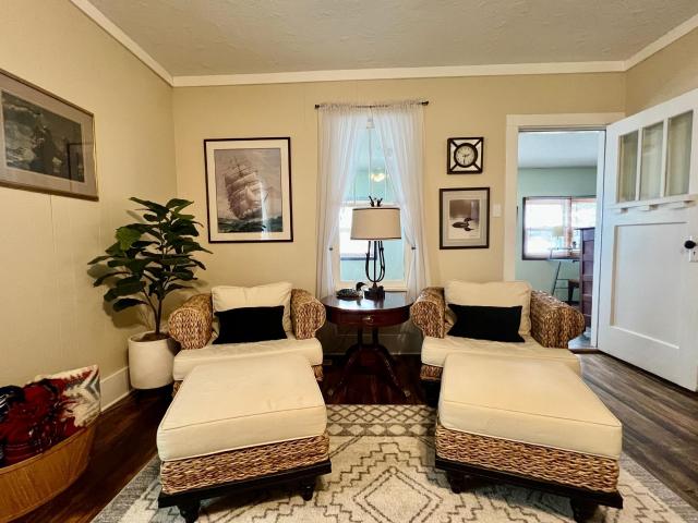 649 Lakeshore Drive
