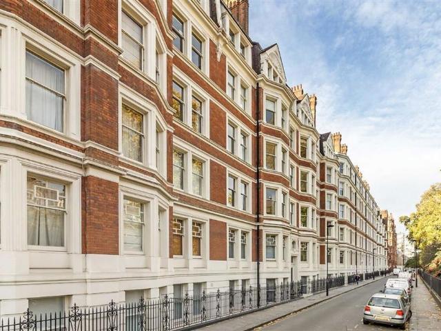 64 76 Ridgmount Gardens, London, WC1E 7AX, United Kingdom | 2 bed apartment for rent #137933426 | Rentberry